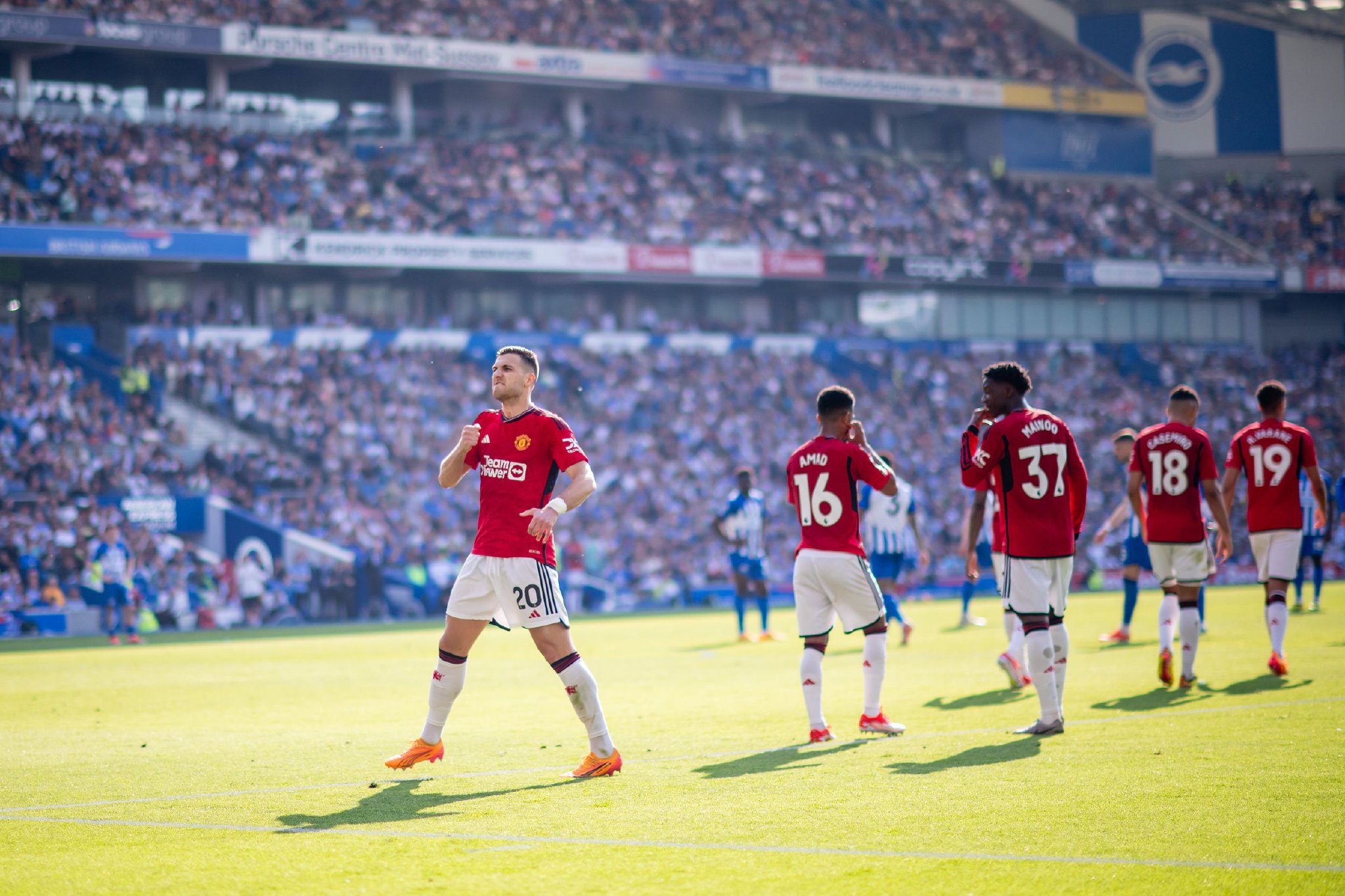 更象征着卡 更象征着卡